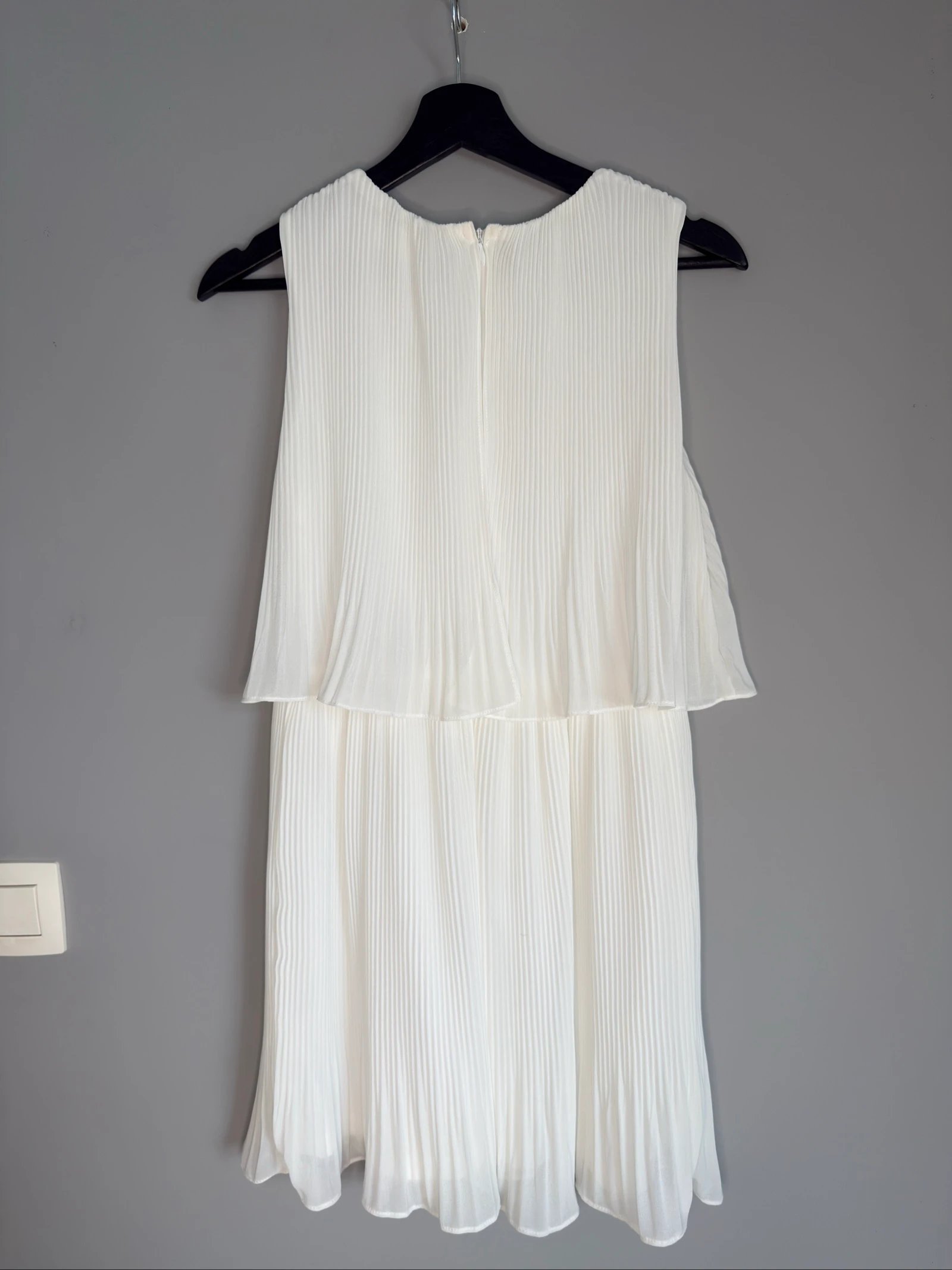 Vestido blanco plisado elegante – photo 2